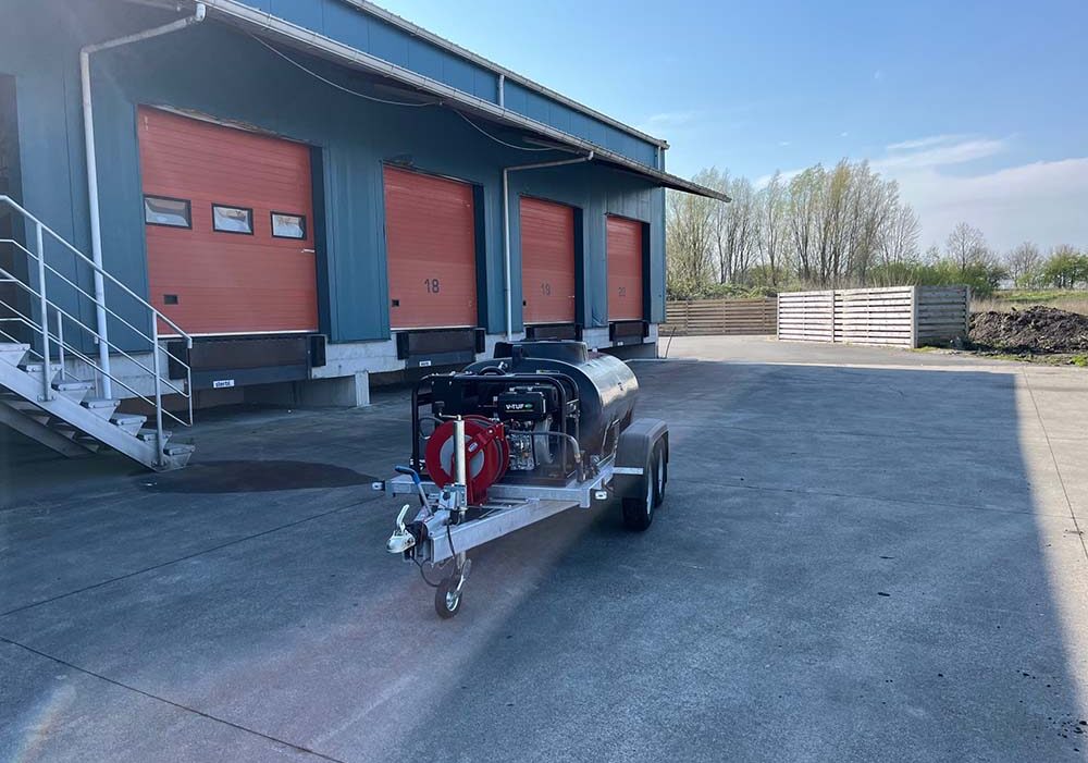 Aflevering mobiele hogedrukreiniger aanhanger 1200liter