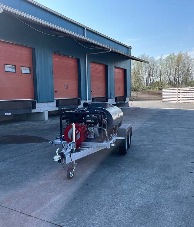 Aflevering mobiele hogedrukreiniger aanhanger 1200liter